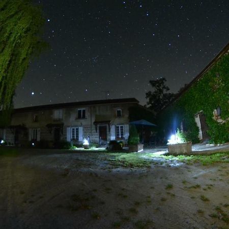 Апартаменты La Ferme Du Nizon Valeille Экстерьер фото