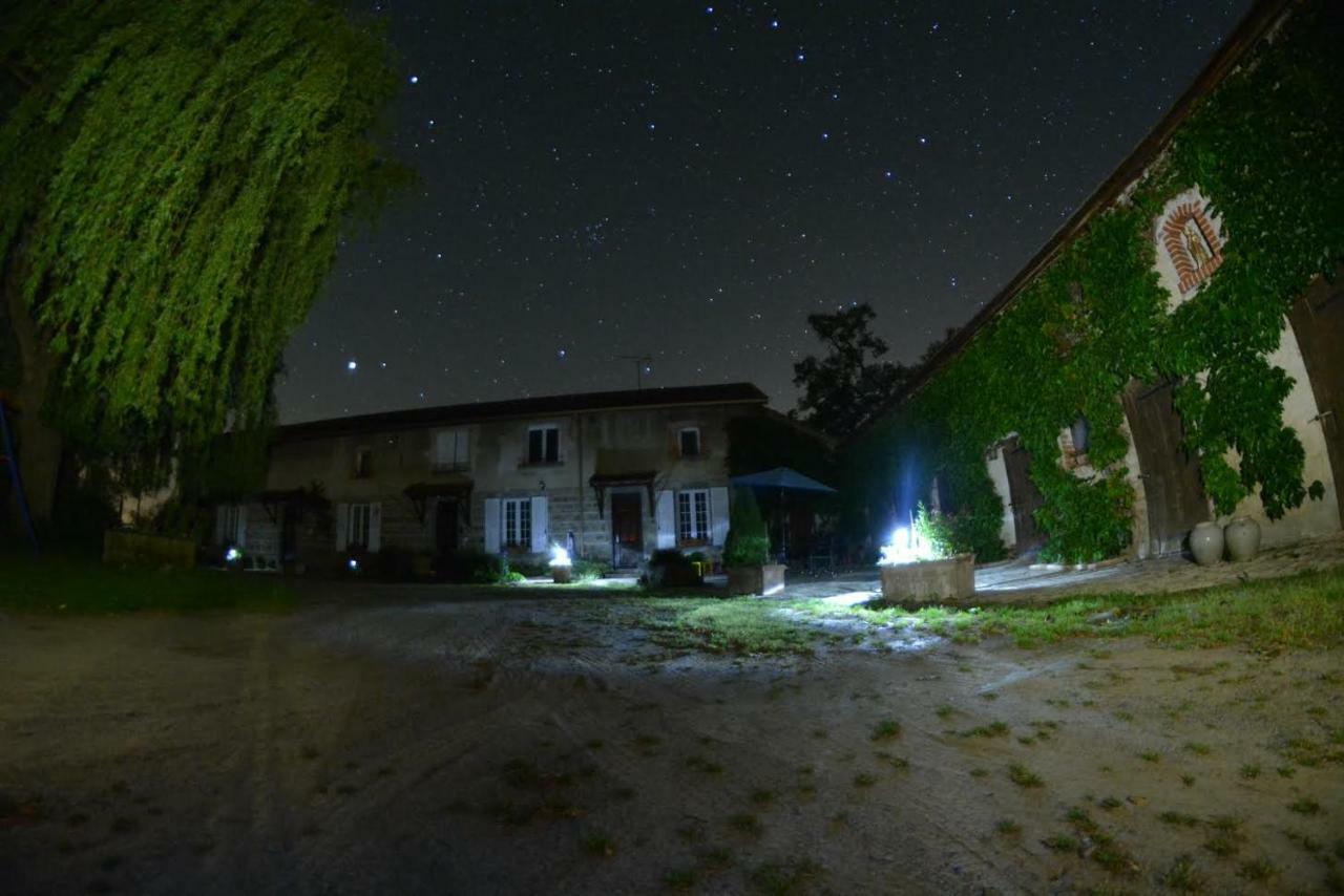 Апартаменты La Ferme Du Nizon Valeille Экстерьер фото